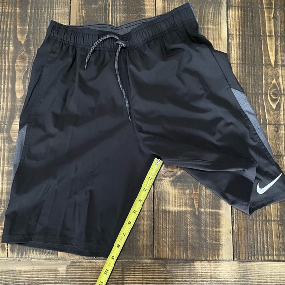 Nike Contend Men’s Swim Trunks Small Black Gray Colorblock 9” Inseam NWT - Picture 4 of 6